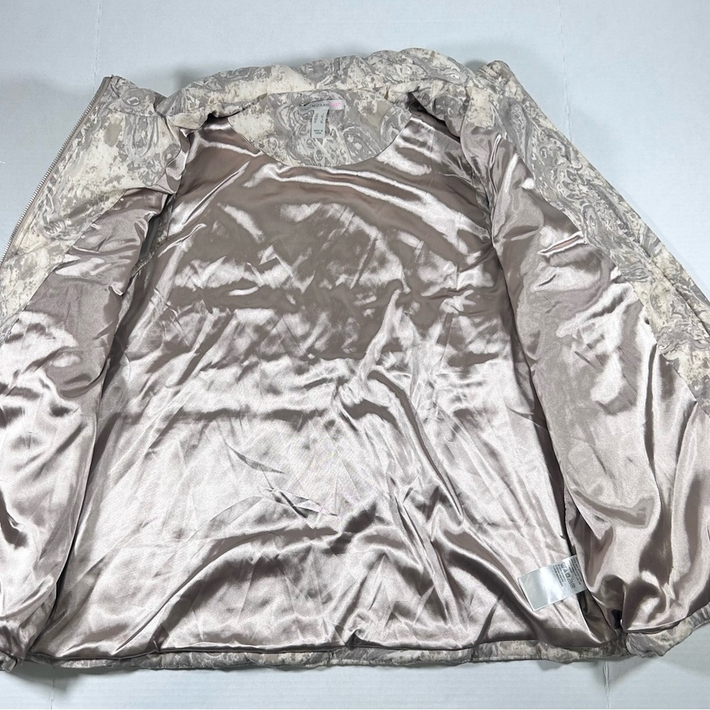 Isaac Mizrahi Live SoHo Paisley Puffer Vest Taupe Cream Outdoor Buttery Soft L - Picture 5 of 6